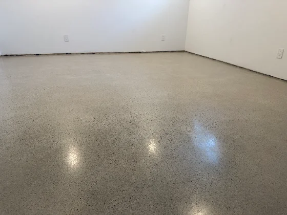 showroom · mirror